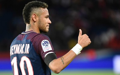 XK体育精华-丹麦队球衣设计复古风受欢迎