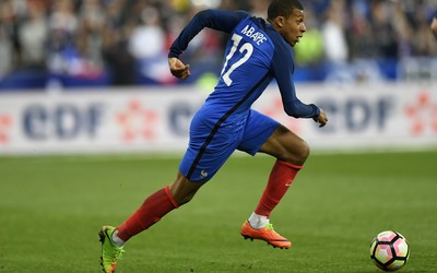 XK体育动态-从加拿大到德甲他成长飞快